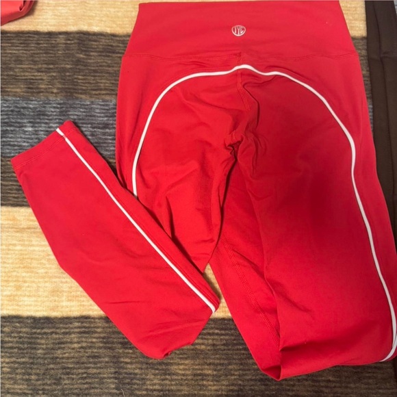 Til You Collapse Red Leggings sz M EUC varsity stripe heart booty detail - Picture 1 of 1